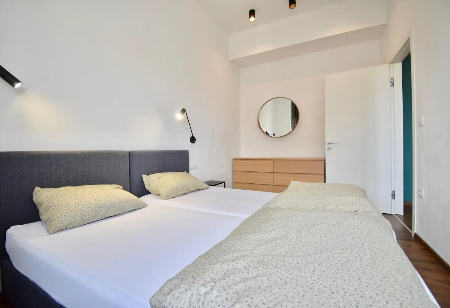 פולה Modern Apartment With 2 Bedrooms Near Arena