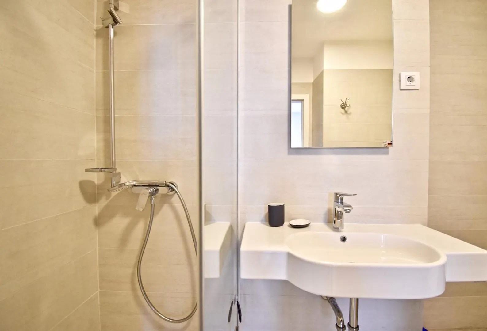 פולה Modern Apartment With 2 Bedrooms Near Arena